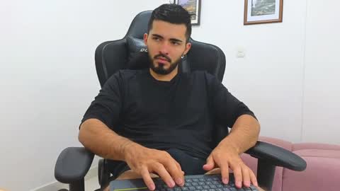 alejandroo_7 online show from February 6, 7:29 pm