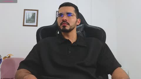 alejandroo_7 online show from October 11, 1:37 pm