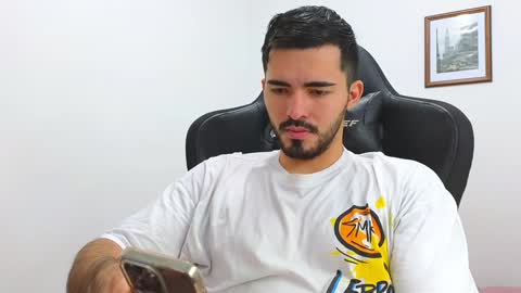 alejandroo_7 online show from January 15, 6:51 pm