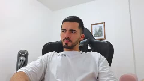 alejandroo_7 online show from January 7, 8:52 pm