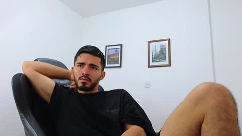 alejandroo_7 online show from December 24, 4:19 pm