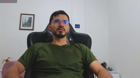 alejandroo_7 online show from September 13, 3:57 pm