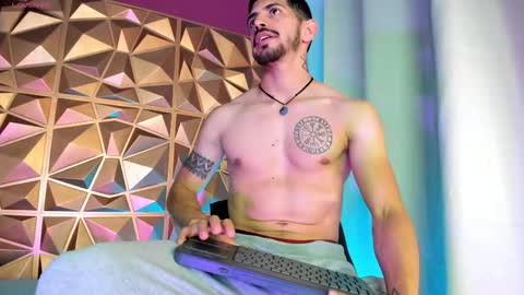 Alejo  online show from January 8, 8:36 pm