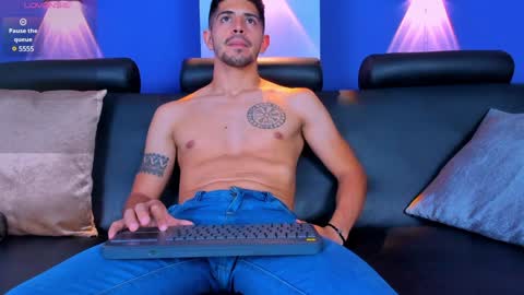 Snapshot of alejandrostorm chatting on January 29, 8:25 pm Alejo  online show from January 29, 8:25 pm