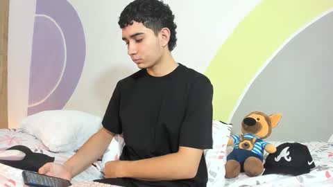 Snapshot of alejo_gray1 chatting on October 24, 6:53 pm alejo online show from October 24, 6:53 pm