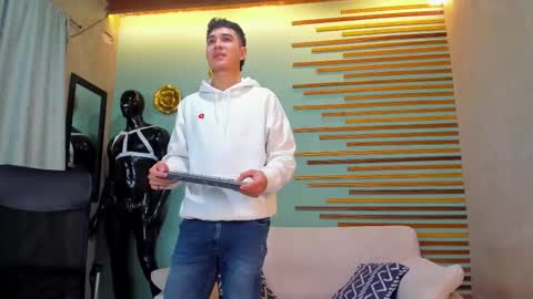 alejo online show from December 22, 1:30 pm