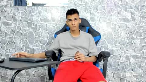 alejo peverell online show from April 2, 7:33 pm