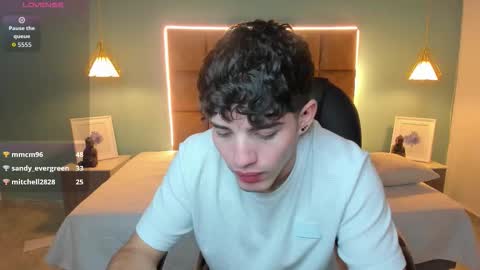 ALejoo Saenz online show from November 28, 9:44 am