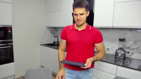 aleks_brown online show from October 14, 4:36 pm