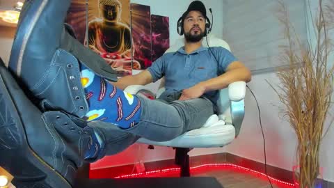 ALESSANDRO  WYE online show from February 18, 8:05 am