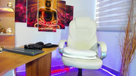 ALESSANDRO  WYE online show from January 19, 2:38 pm