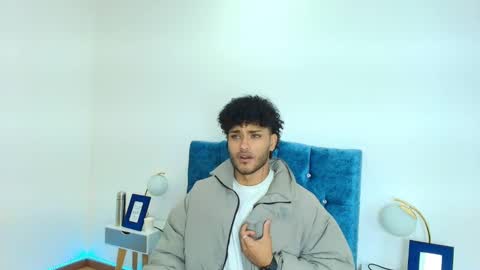 Alessandro Vanni online show from December 5, 11:49 am