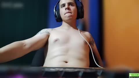 alex0397 online show from December 28, 2:11 am