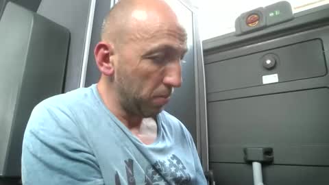 alex120475 online show from May 7, 10:59 am
