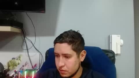 Snapshot of alex_colombia_b chatting on February 25, 2:03 am alex online show from February 25, 2:03 am