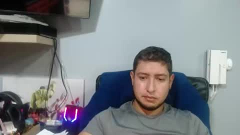 Snapshot of alex_colombia_b chatting on February 14, 1:45 am alex online show from February 14, 1:45 am