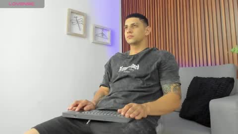 alex online show from April 17, 11:57 am