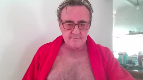 Snapshot of alex_fetishplayer chatting on December 6, 8:37 am Alex online show from December 6, 8:37 am