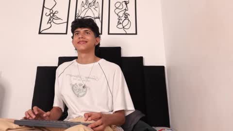 alex_mark_ online show from March 10, 7:20 pm