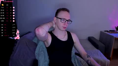 Snapshot of alex_silent chatting on October 31, 11:35 am alex_silent online show from October 31, 11:35 am