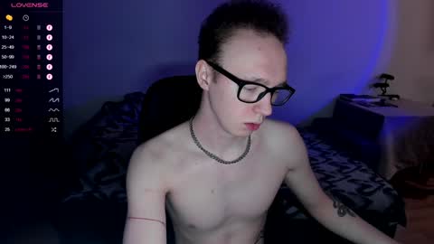 Snapshot of alex_silent chatting on December 11, 10:59 am alex_silent online show from December 11, 10:59 am