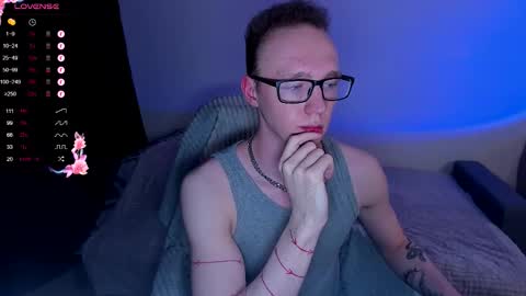 Snapshot of alex_silent chatting on October 9, 3:17 pm alex_silent online show from October 9, 3:17 pm