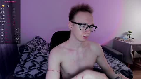 Snapshot of alex_silent chatting on February 4, 10:43 am alex_silent online show from February 4, 10:43 am