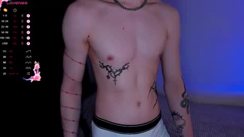 Snapshot of alex_silent chatting on September 20, 1:44 pm alex_silent online show from September 20, 1:44 pm