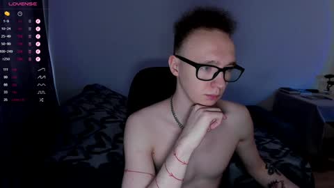 Snapshot of alex_silent chatting on December 26, 10:59 am alex_silent online show from December 26, 10:59 am