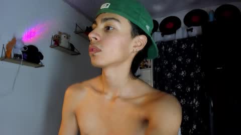 Alex online show from December 18, 4:36 pm