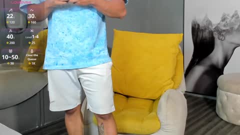 Snapshot of alex_tower chatting on January 7, 7:17 pm Alex Towers online show from January 7, 7:17 pm