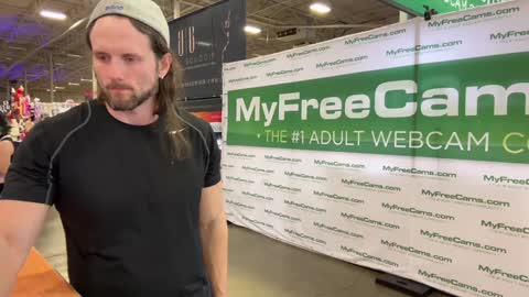 Alex Mann online show from December 6, 10:30 pm