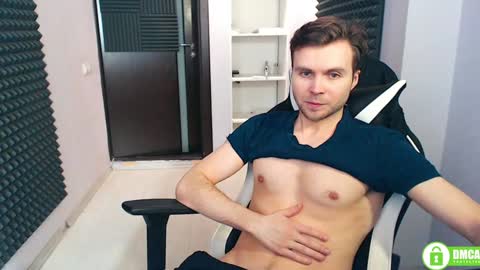 Snapshot of alexspilner chatting on January 1, 5:33 pm Alex Spilner online show from January 1, 5:33 pm