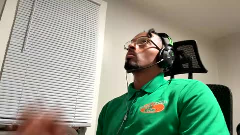 Snapshot of alfapipe23 chatting on October 11, 4:05 am alfapipe23 online show from October 11, 4:05 am