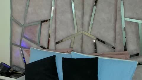 alix online show from October 11, 12:36 am