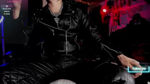   online show from September 30, 3:15 pm