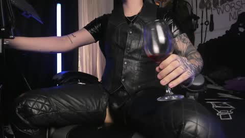   online show from December 26, 5:51 pm