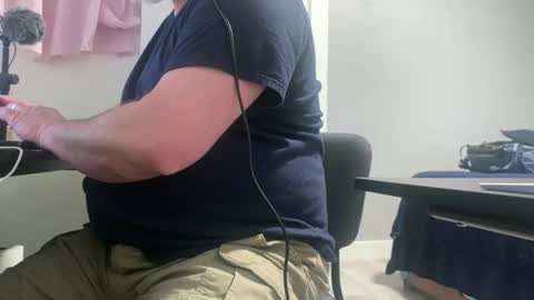 Allergictolove online show from March 25, 10:36 pm