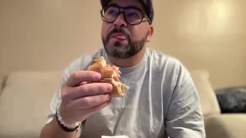 Snapshot of allessandro699 chatting on December 8, 9:19 pm Allessandro online show from December 8, 9:19 pm