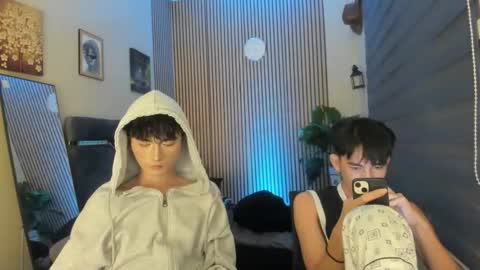 kim and josh online show from November 12, 6:57 pm