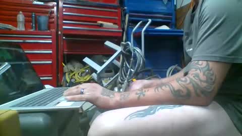 Snapshot of allwolf0323 chatting on October 26, 10:39 am allwolf0323 online show from October 26, 10:39 am