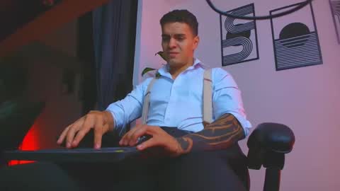 alpha_dominus_ online show from May 24, 4:40 am