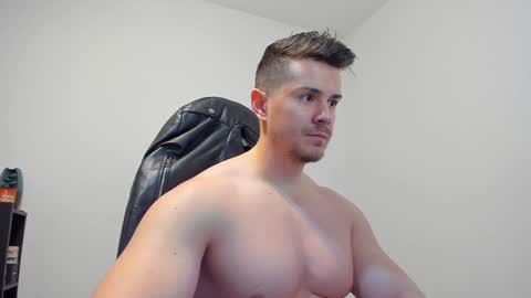 LeatherMaster online show from December 25, 7:46 am