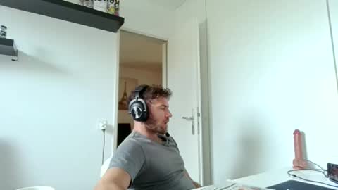 alphah_hunk online show from April 17, 12:52 pm