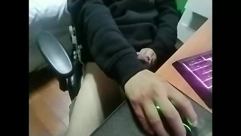 Snapshot of alvarock69 chatting on September 28, 3:26 am alvarock69 online show from September 28, 3:26 am