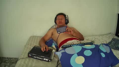 amordebandidos online show from January 11, 6:33 pm