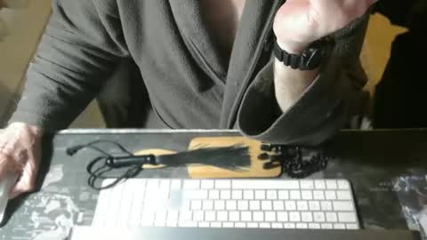 amslave4f online show from May 31, 5:19 am