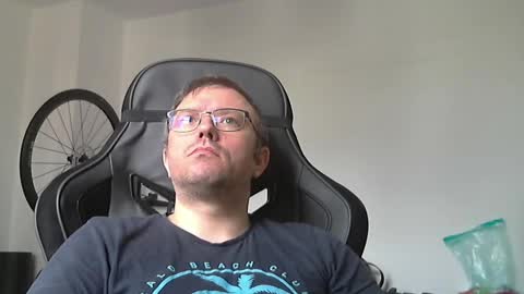 Andi online show from December 10, 10:28 am