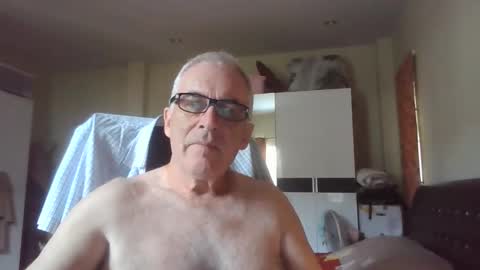 Snapshot of andaman58 chatting on October 19, 9:45 am andaman58 online show from October 19, 9:45 am