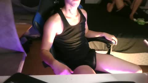 andertwink online show from April 15, 2:44 am